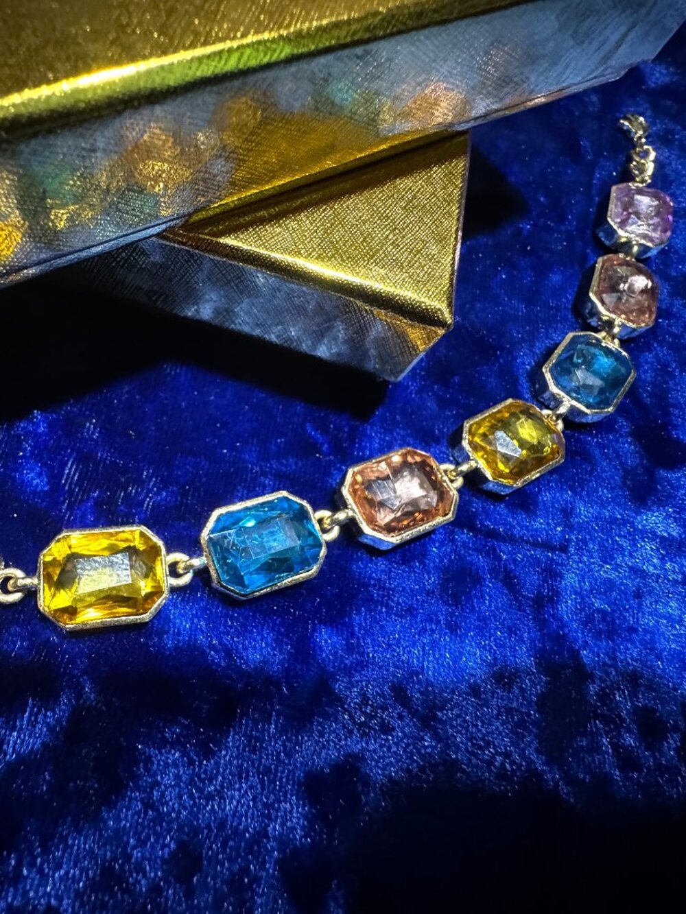Bracelet 10.5 * 19 Mm Rectangle Bezel Luxury KC Gold Plated Colored Chain